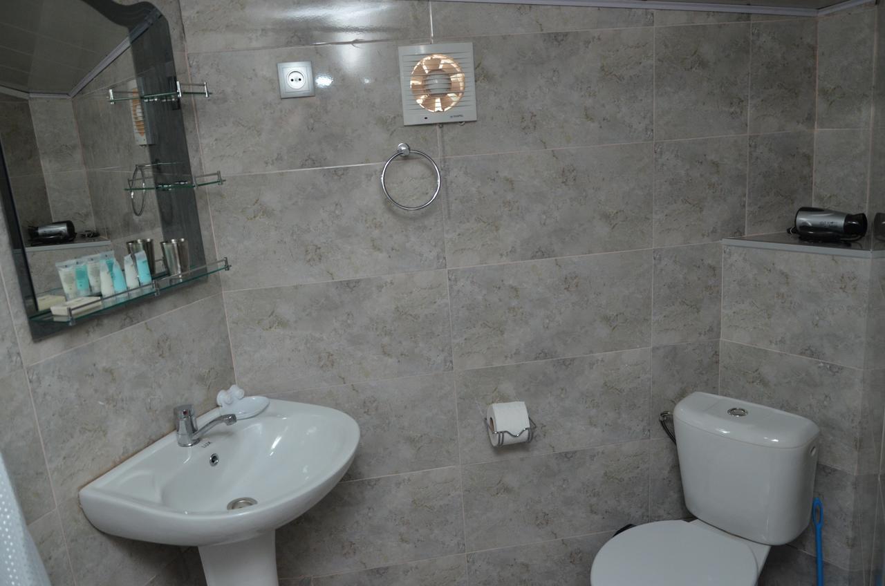 Guest House Uta Tbilisi Exterior photo