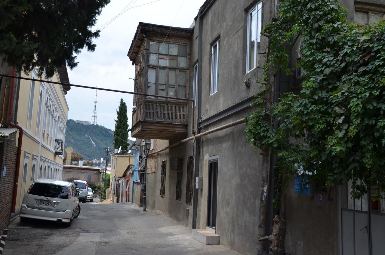 Guest House Uta Tbilisi Exterior photo