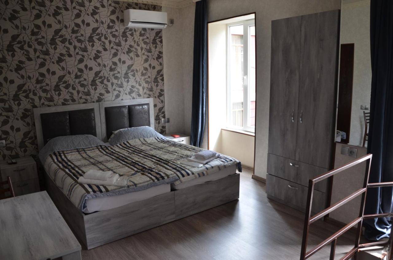 Guest House Uta Tbilisi Exterior photo