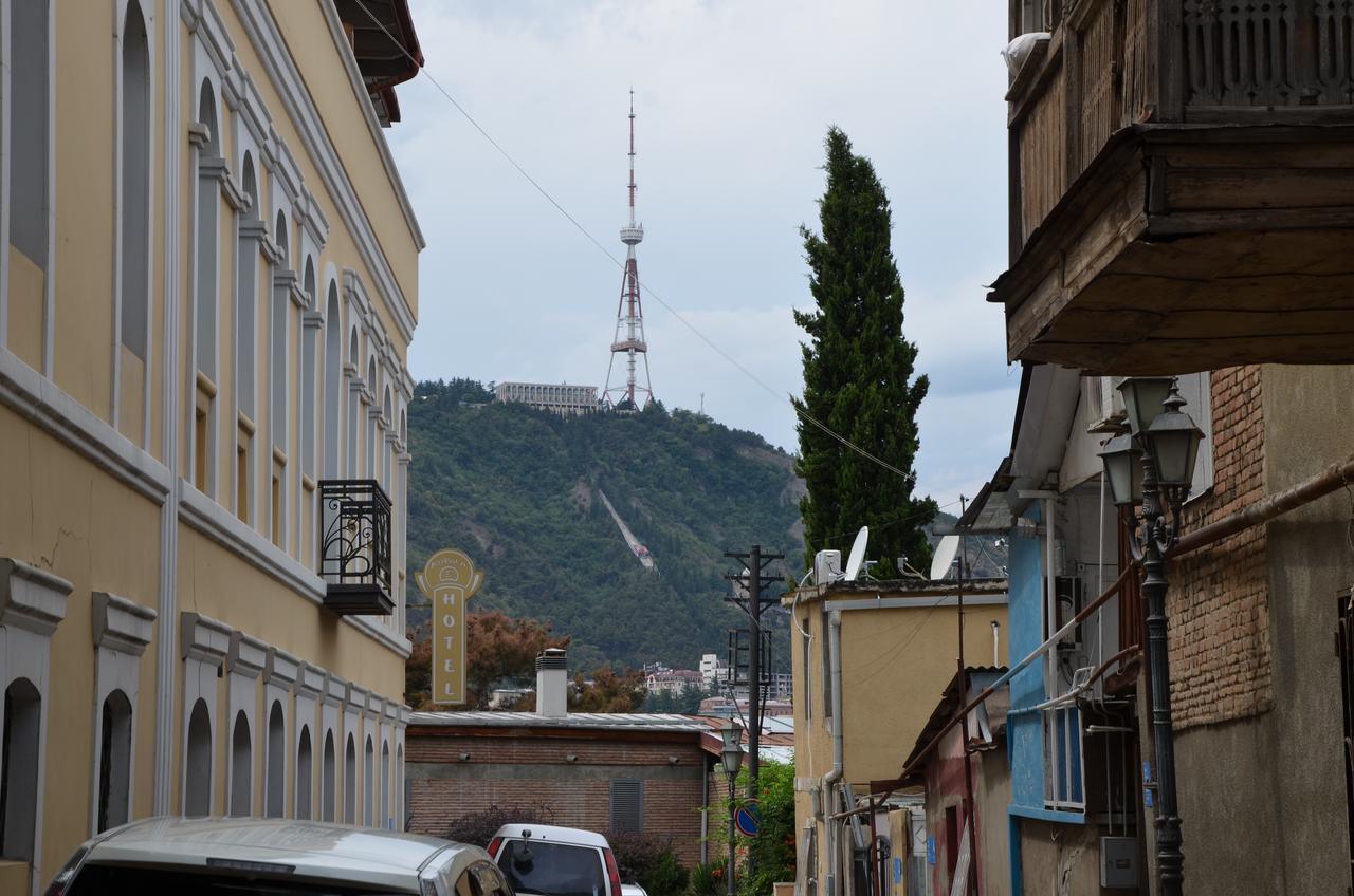 Guest House Uta Tbilisi Exterior photo