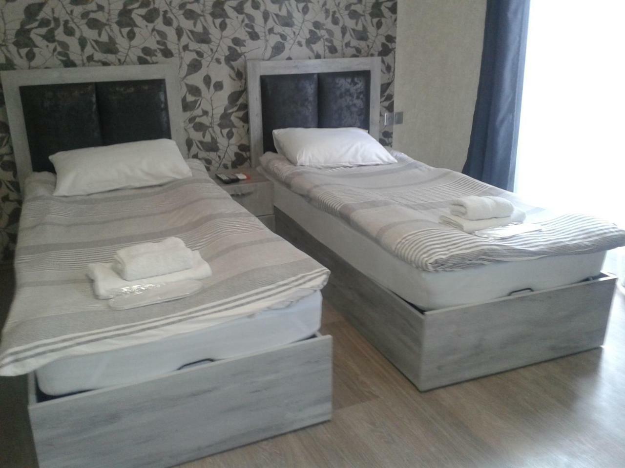 Guest House Uta Tbilisi Exterior photo